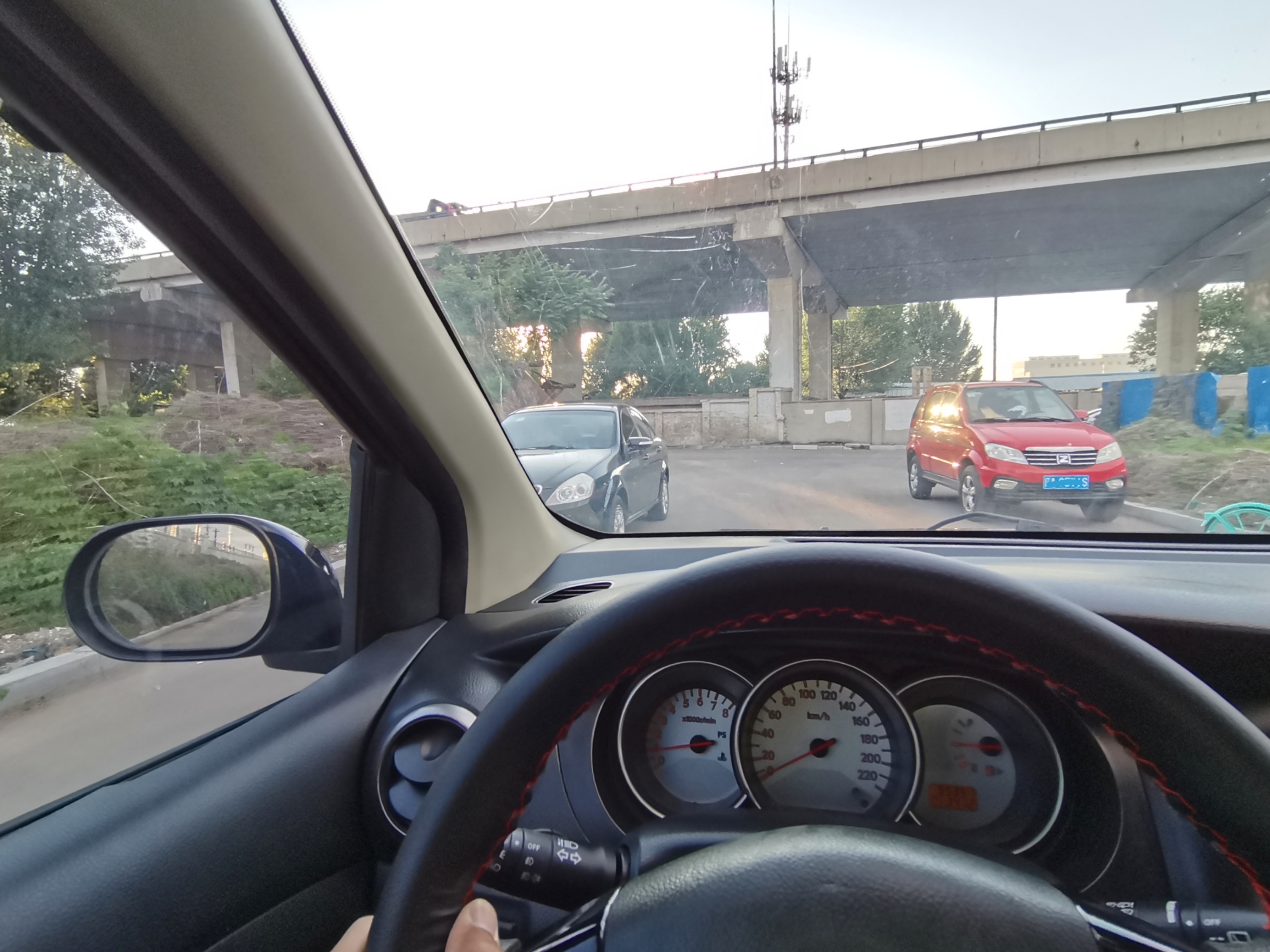 日产骊威2010落地价多少钱,10年日产骊威手动全能