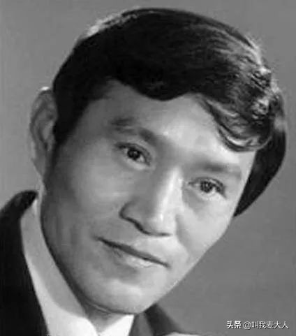 让陈道明屈膝弯腰,让张国立冯小刚起立的老兵