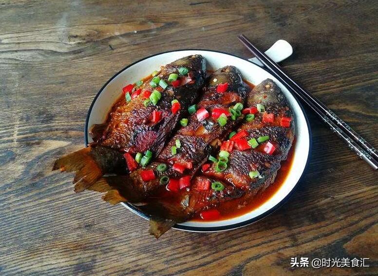 炖鱼放几勺盐,炖鱼放什么能提鲜