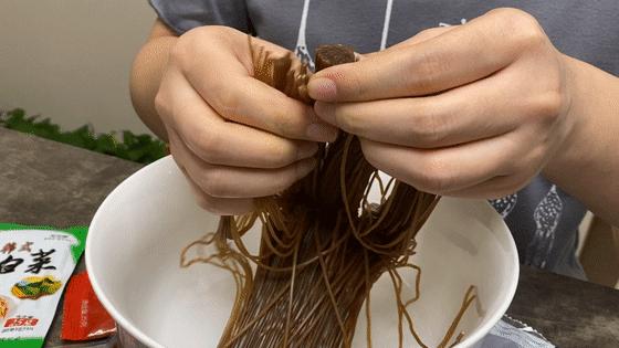 整个朋友圈都在刷《动森》，而我却爱上了在厨房刷锅