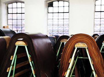 fendi腋窝包,fendi躲猫猫躲进女生心中的包