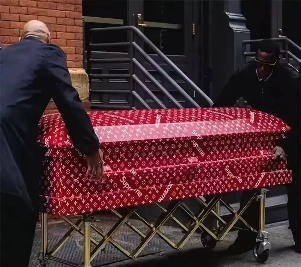 辣眼睛雷人服装,辣眼睛的红衣服