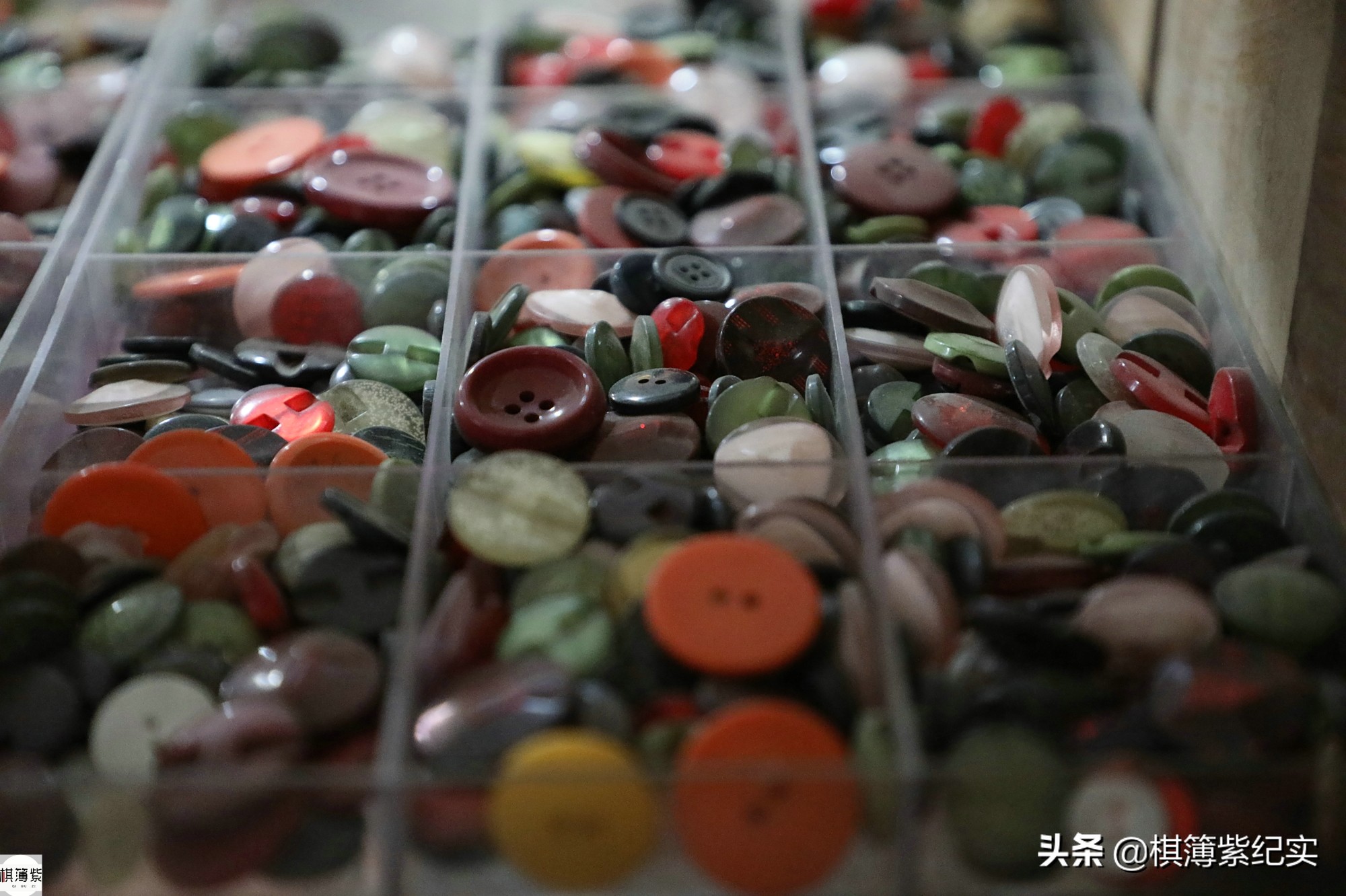 辽宁农村大社,柜台和商品还是八十年代样子,论分卖的小物件白送