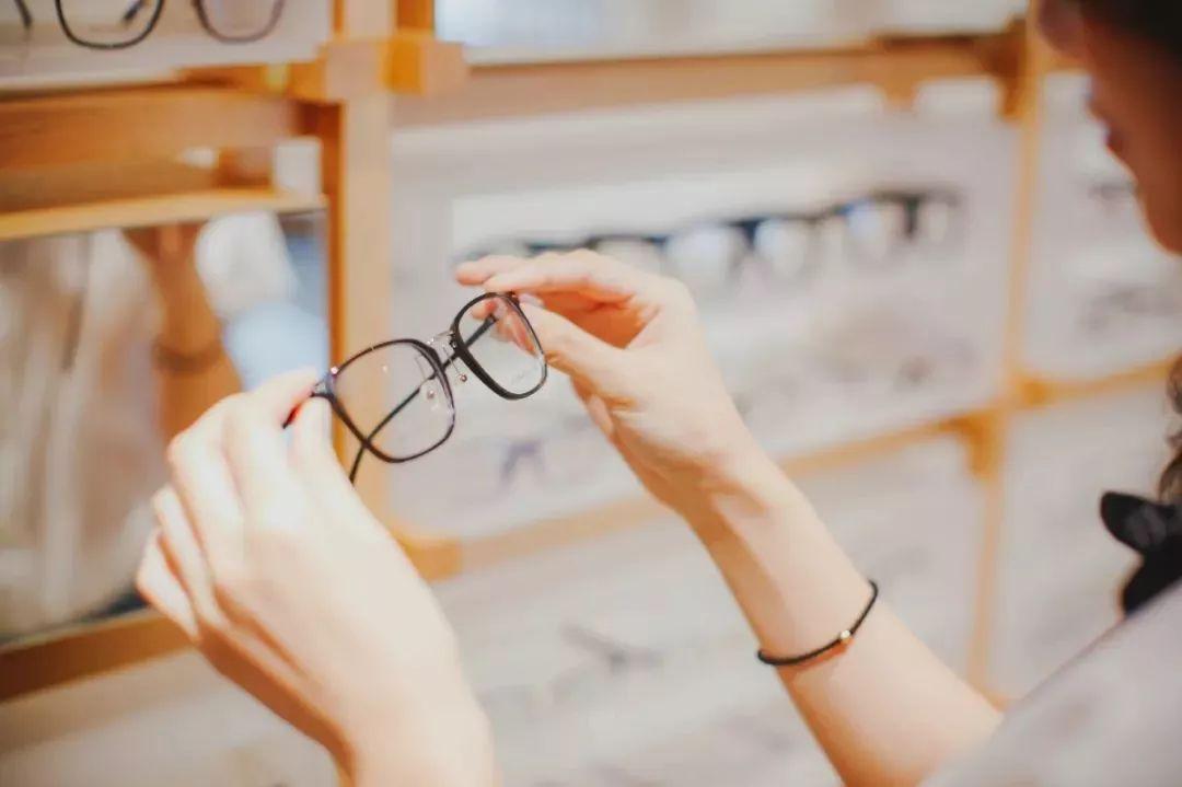 一定要收藏的店铺,高空五星级眼镜店