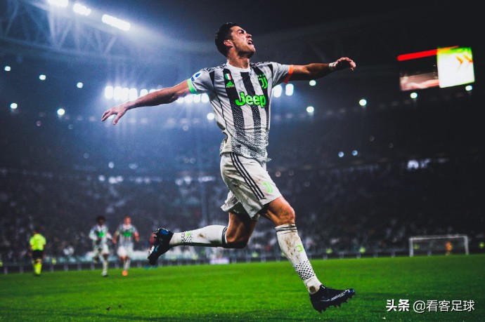 中国足球职业球员的标准,致足球运动员