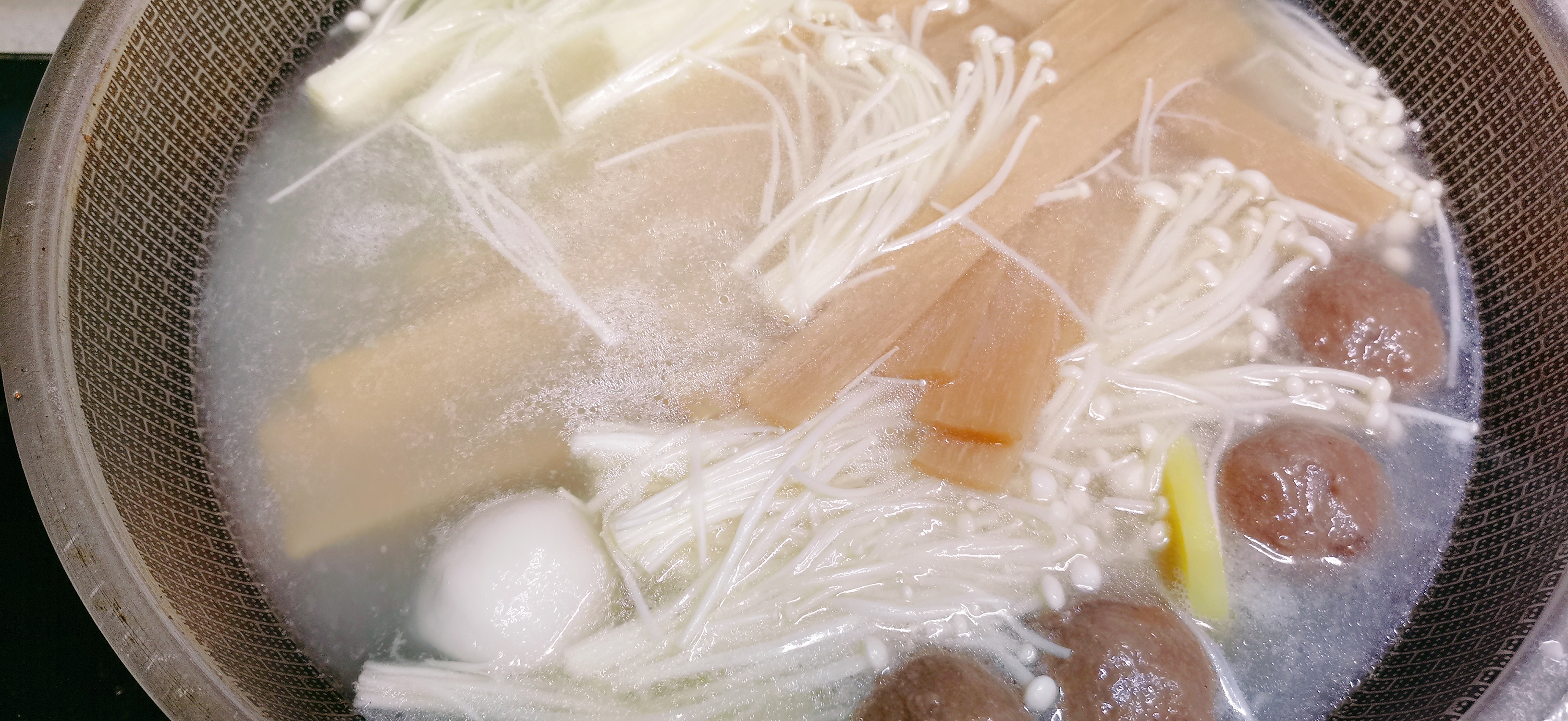 教你做麻辣香锅味道超棒,麻辣香锅在家就能做得色香味俱全