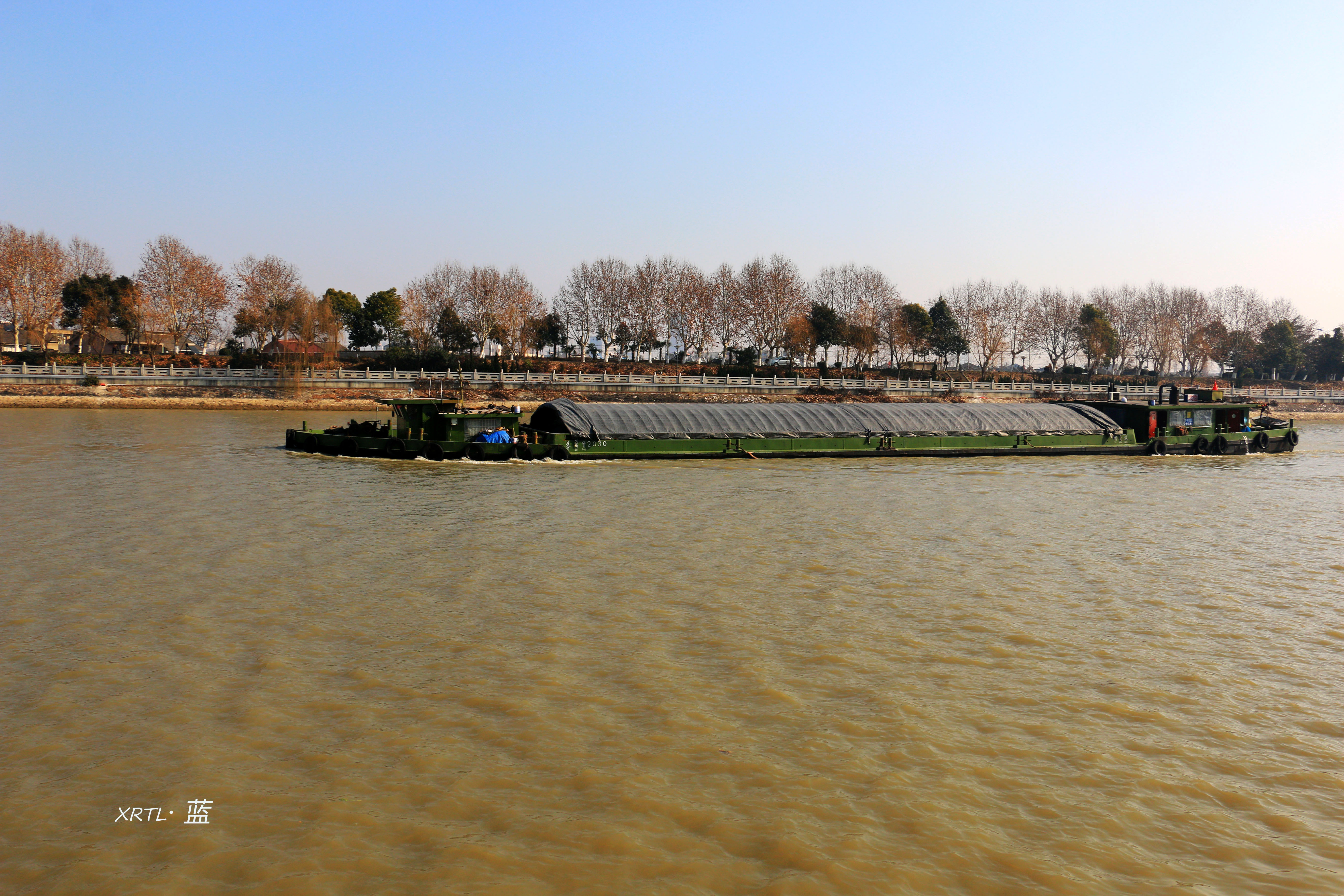 一座历史悠久的古寺,悬崖下的名刹古寺