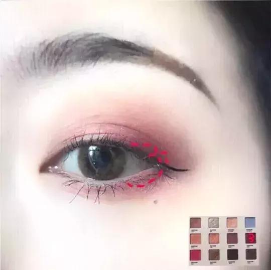 两秒钟搞定一个眼妆,手把手教气质减龄眼妆画法