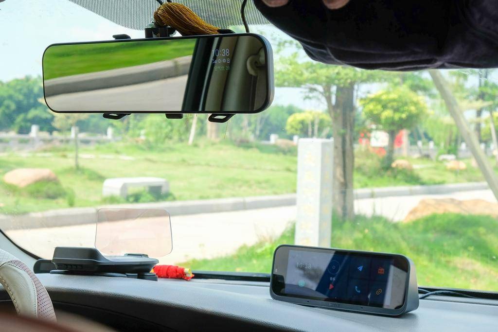 70迈和360哪款后视镜行车记录仪好,70迈智能行车后视镜梦想版