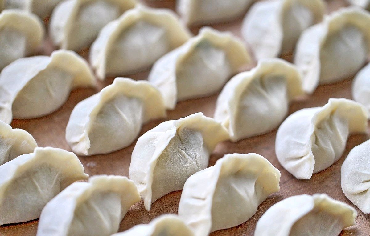 1-2岁虾仁三鲜饺子馅做法,虾仁三鲜饺子的家常做法孩子吃