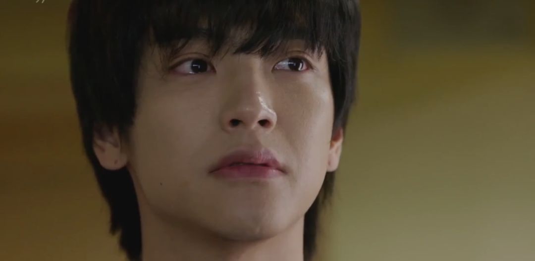 俩男的。一个高冷。一个逗比