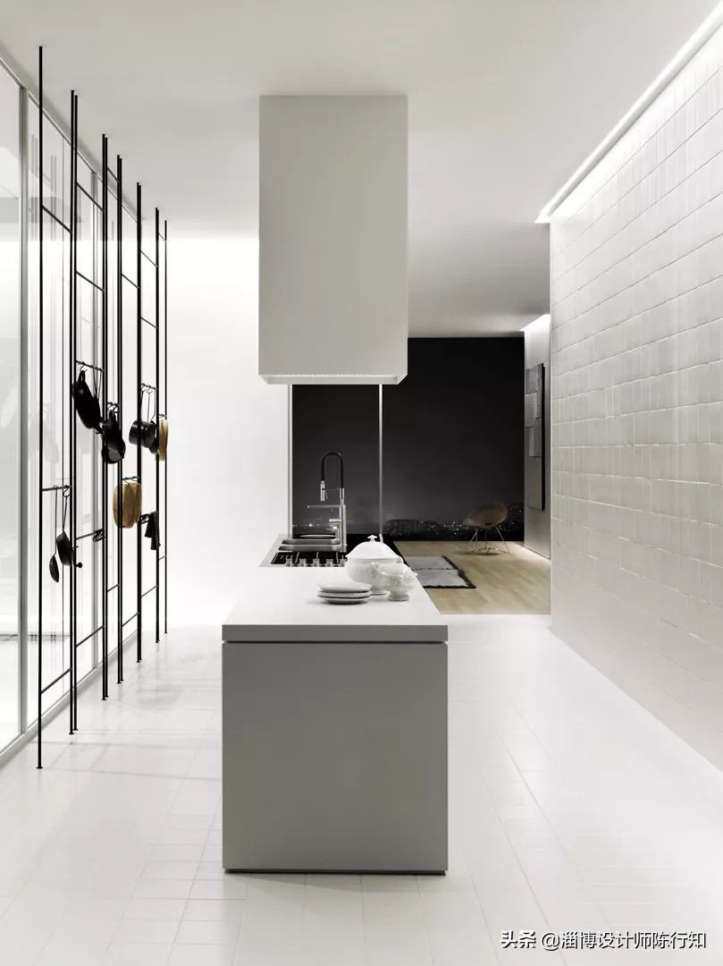 现代简约轻奢浅灰,轻奢和现代简约黑白灰的特点