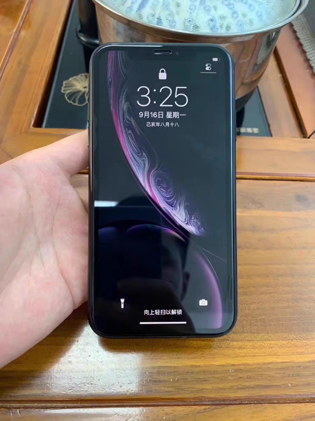 手机贴膜有白边用什么油处理,贴膜白边液进屏幕了怎么解决