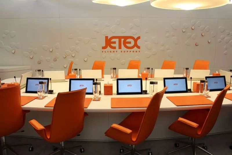 迪拜机场豪华VIP私人候机楼,还可试驾布加迪威龙,简直壕气冲天