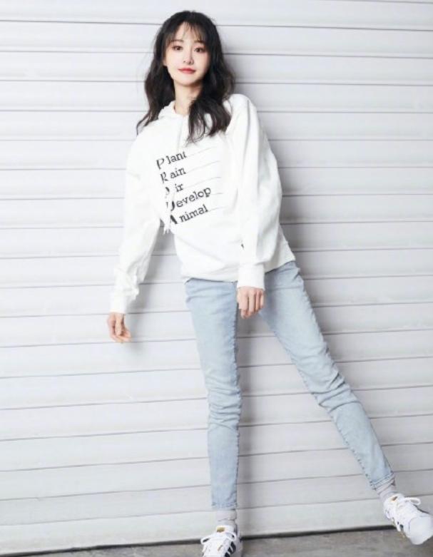 白色怎么显得高级,穿搭基础色都是什么颜色