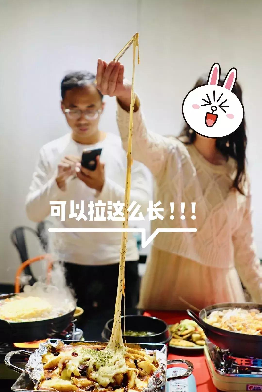 广州爆火的韩国年糕火锅 (韩国美食一条街部队火锅)