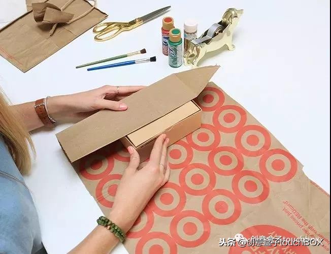 礼物包装教程不用双面胶,六个礼物包装的小技巧