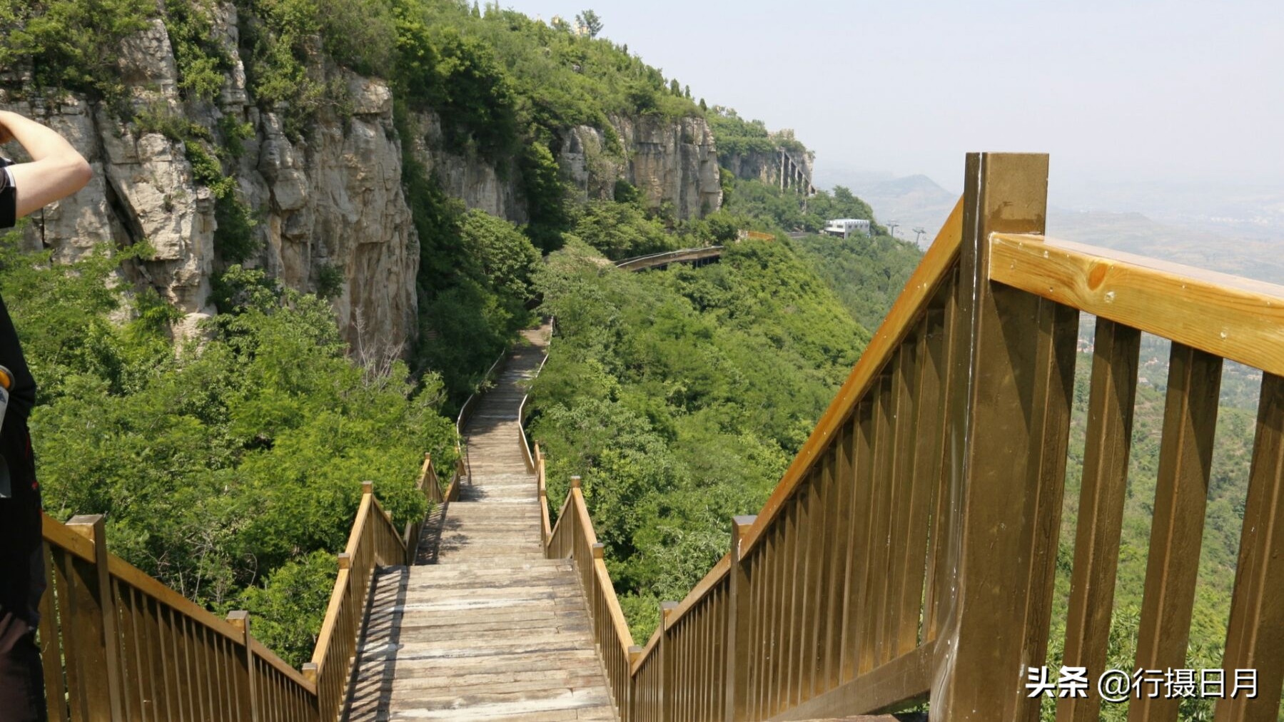 天上王城岩壁,神秘古国天上王城探秘2古墓解密