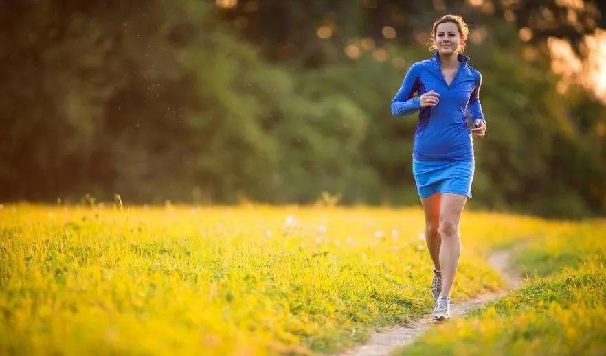 经常跑步锻炼的人需要准备什么,经常跑步需要做的力量练习