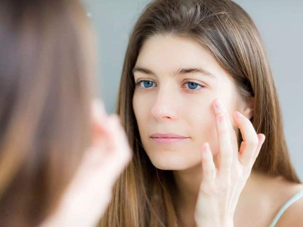 缺水长细纹怎么补救,怎么补水开始出现细纹了