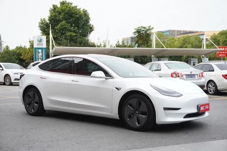 进口特斯拉在中国价格,特斯拉进口最早一批多少钱