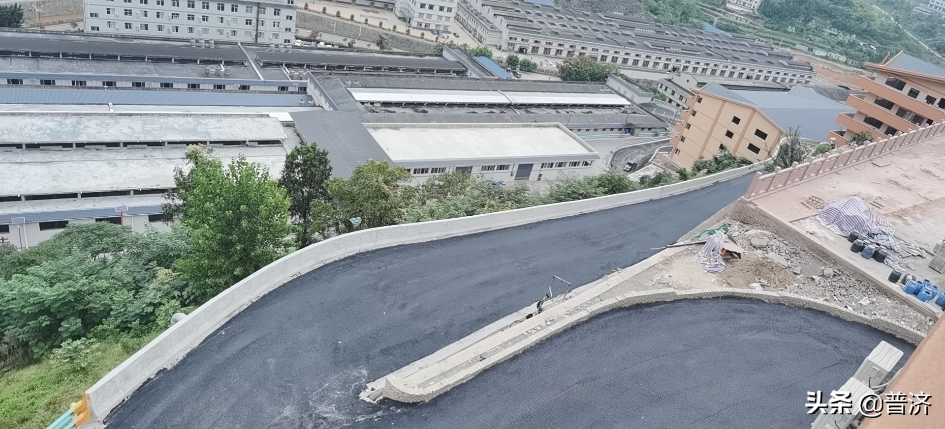 酱香酒的七大特点足以慰风尘,遮羞扇和红盖头