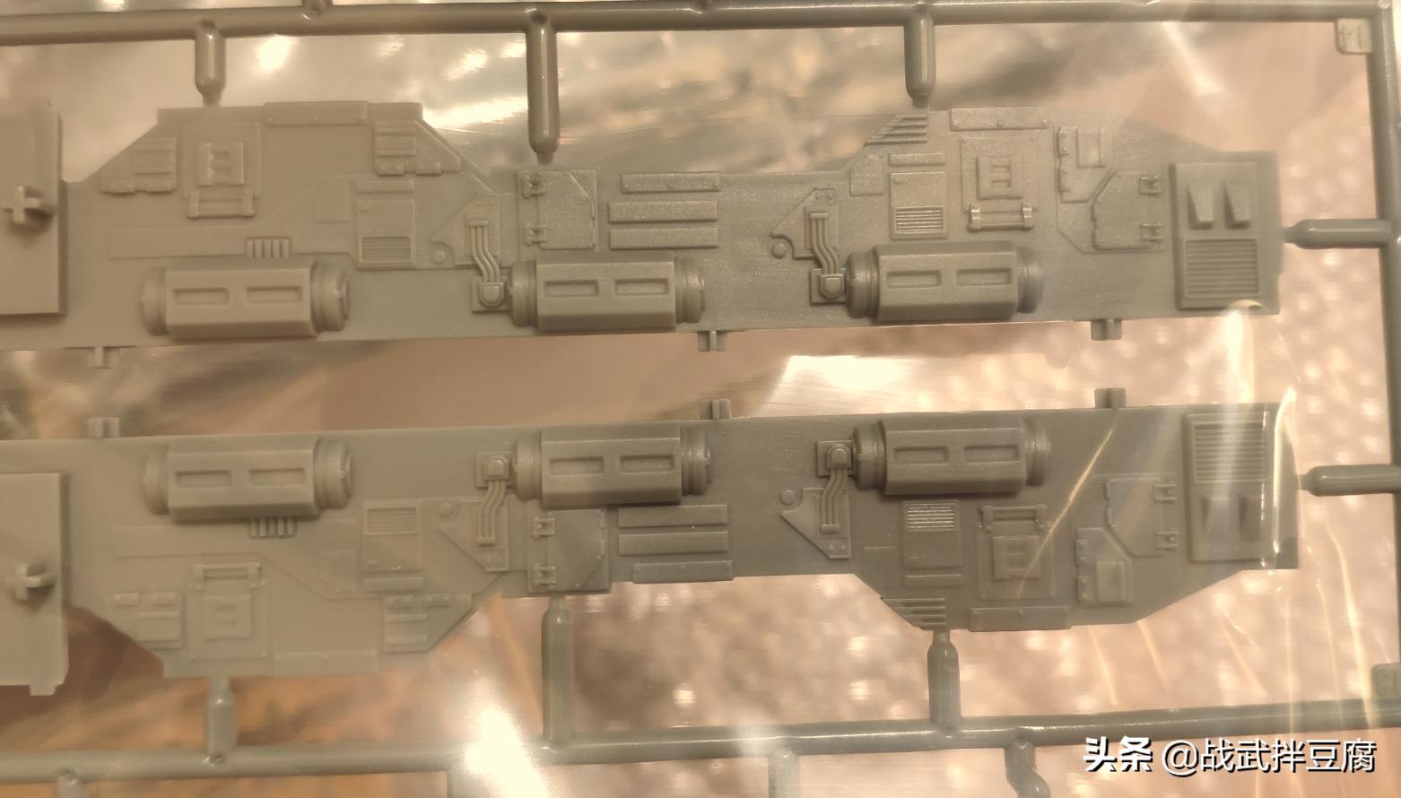 流浪地球厢式运载车合金模型开箱,流浪地球运载车模型开箱