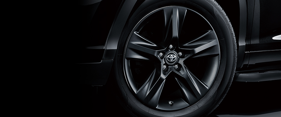 汉兰达骑士版实车,2022丰田汉兰达顶配七座黑武士