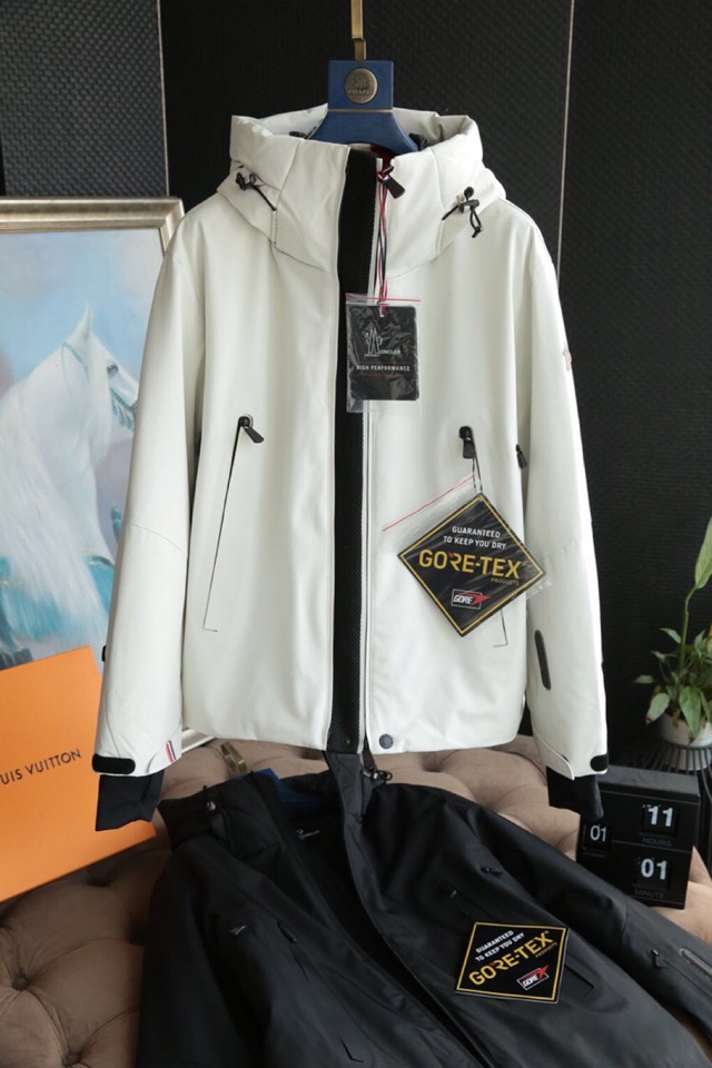 蒙口羽绒服在哪看产地 (蒙口复刻羽绒服)