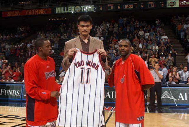 姚明为何选择了锐步,锐步签约姚明带来多少收益