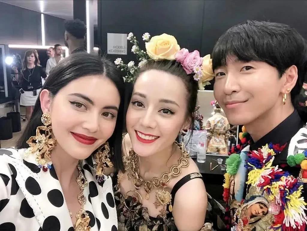 《极挑》热巴脸垮严重，网友：做了烤瓷牙的热巴“花期太短了”