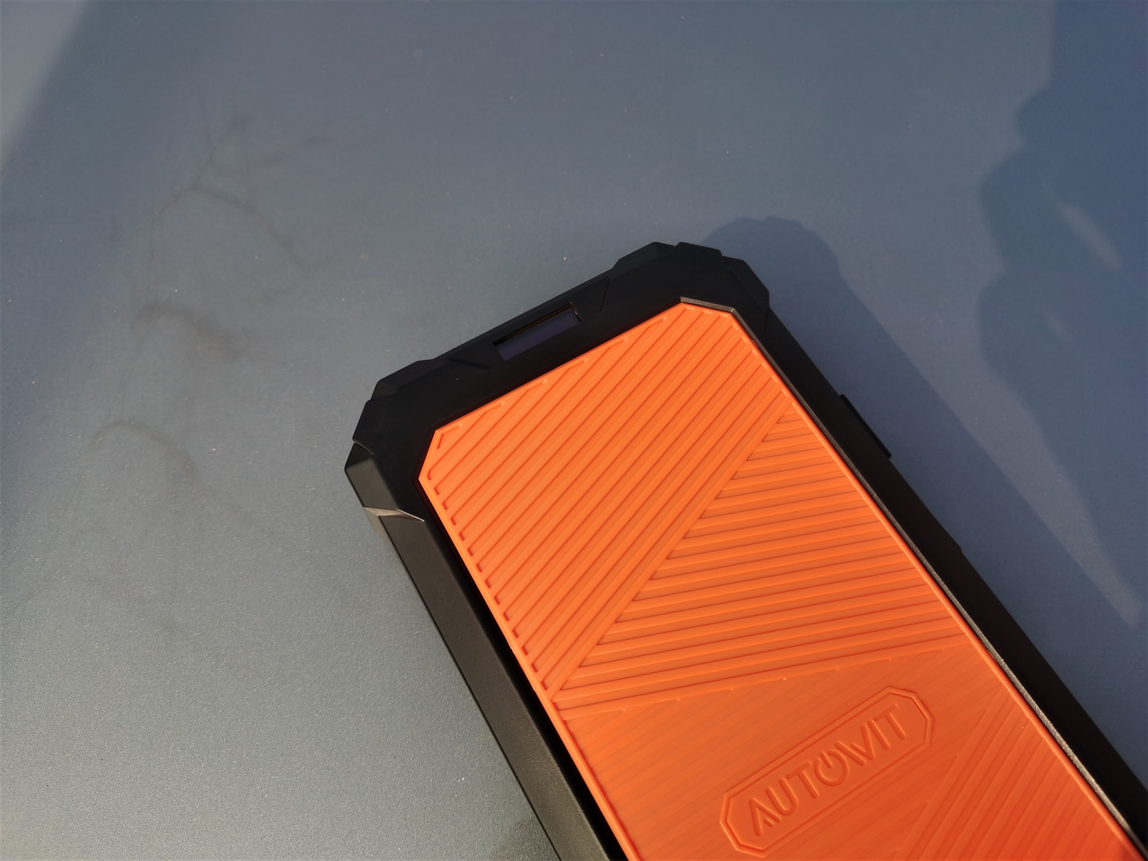 0电量储备“板砖”,也能分分钟启动趴窝汽车——autowit超级电容