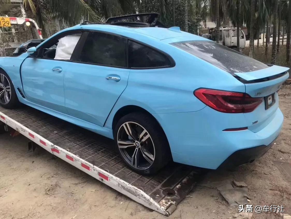 宝马6系GT640，右前侧超级事故，维修费恐不低于20万！