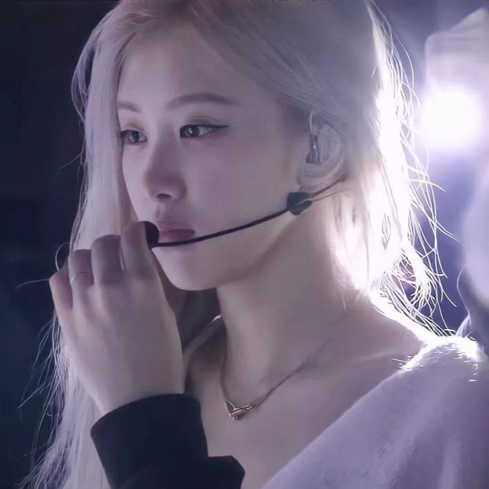 rose朴彩英超仙头像,朴彩英氛围感头像