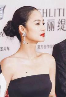 什么样的发际线才能显得幼态,什么样的发际线弄什么头发好看呢