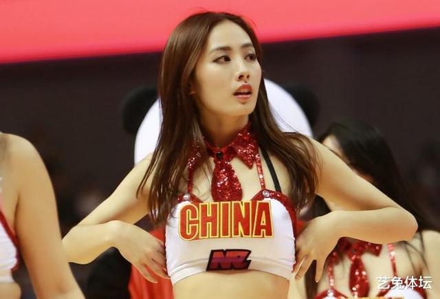 cba浙江对广东队啦啦队,杨燕婷广东队啦啦队和球员照片