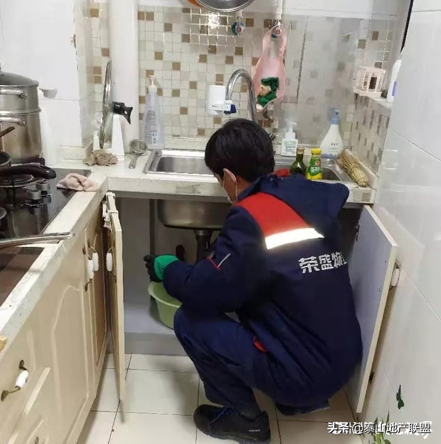 致敬一线工作人员济南,致敬物业在一线服务人员