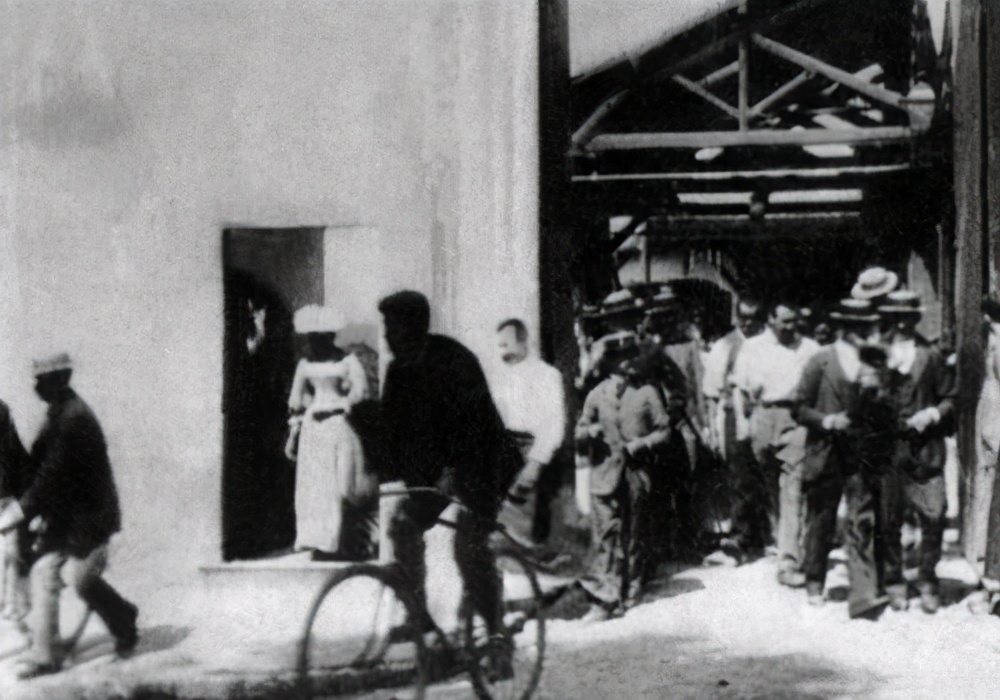 电影诞生的简单过程,电影诞生的背景及其意义