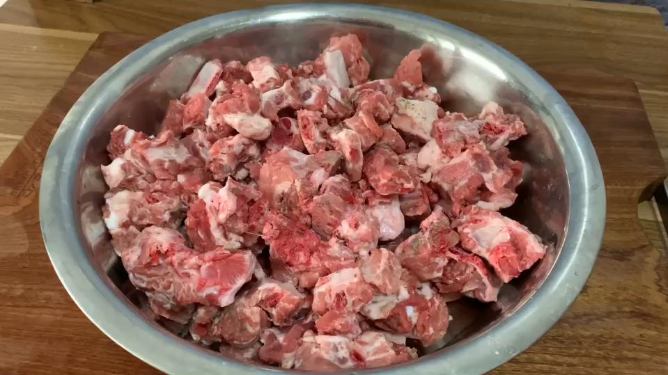 炖排骨记住不要直接炖三个小技巧,炖排骨放什么软烂入味