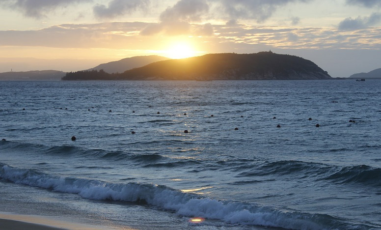 广州自驾去三亚旅游攻略,三亚自驾去新疆旅游攻略