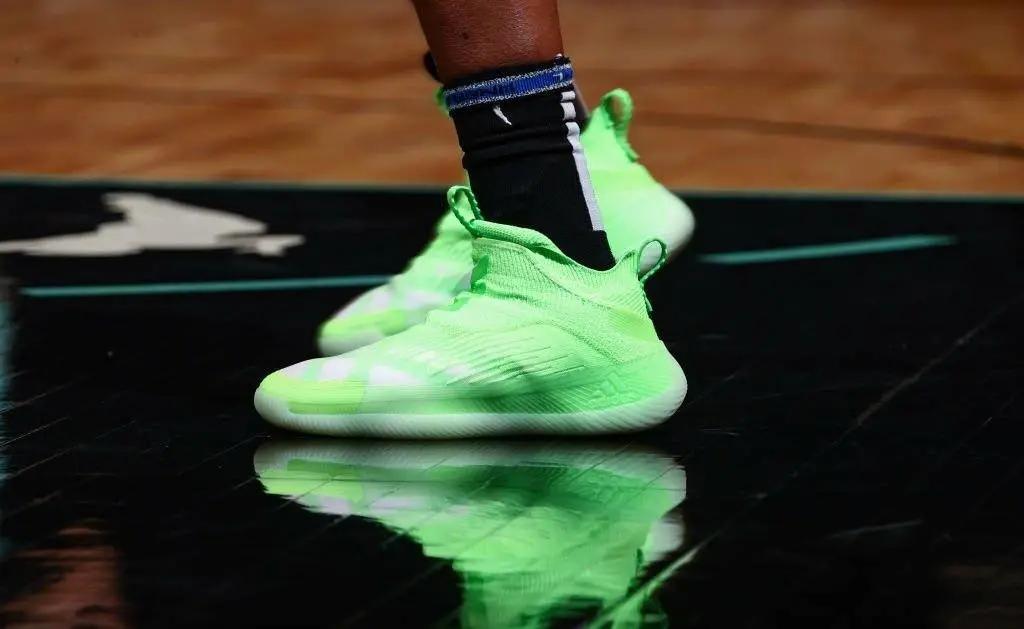 后卫球鞋大体重安德玛便宜,适合大体重后卫的球鞋200以内