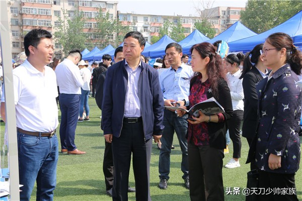 中原工学院信息商务学院毕业展,郑州信息科技职业学院双选会