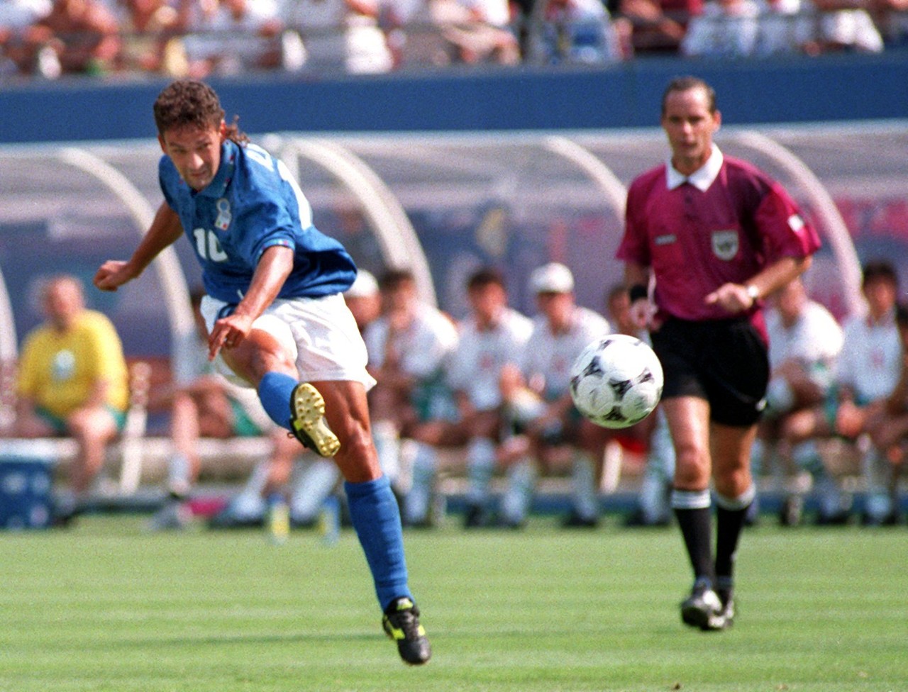 罗伯特巴乔个人简介,教授的球迷忧郁王子罗伯特巴乔