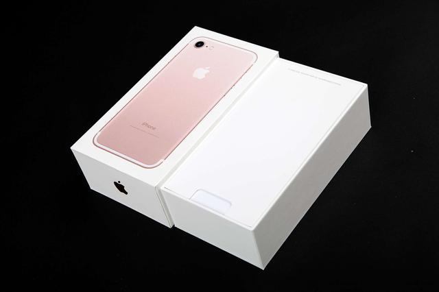 iphone7老机,十年前的iphone7