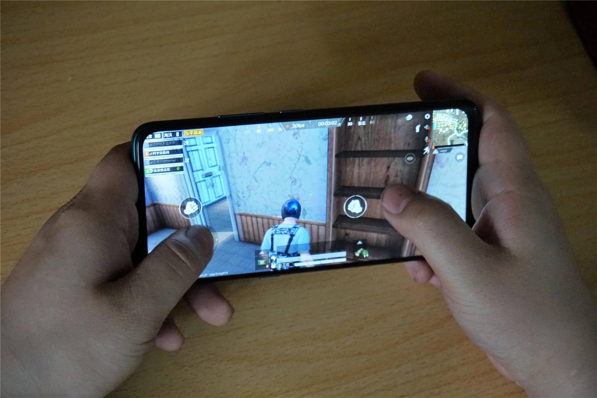 vivoz5x全面详细评测,美得不像千元机vivoz5x精美体验