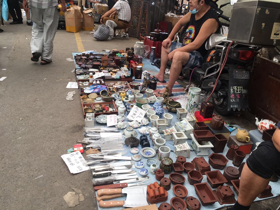 上海最大的地摊市场在哪里,上海浦东新区地摊