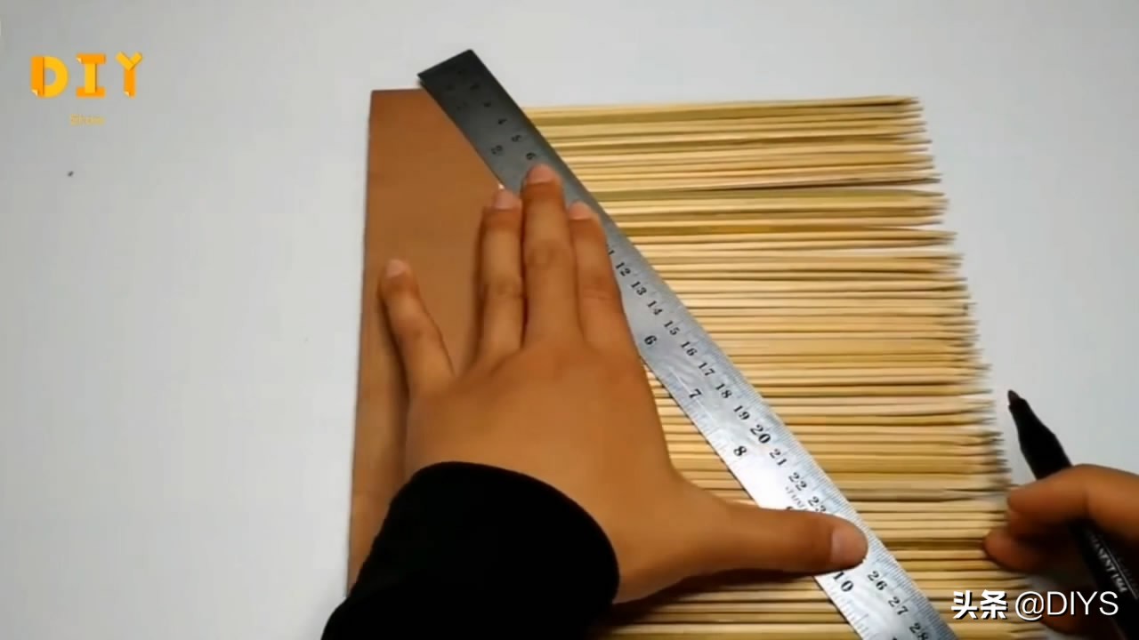 如何制作小花篮最简单的,简易竹签花篮手工制作视频