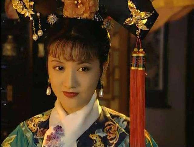 赫舍里氏皇后为什么受康熙宠爱,赫舍里氏是康熙的皇后吗