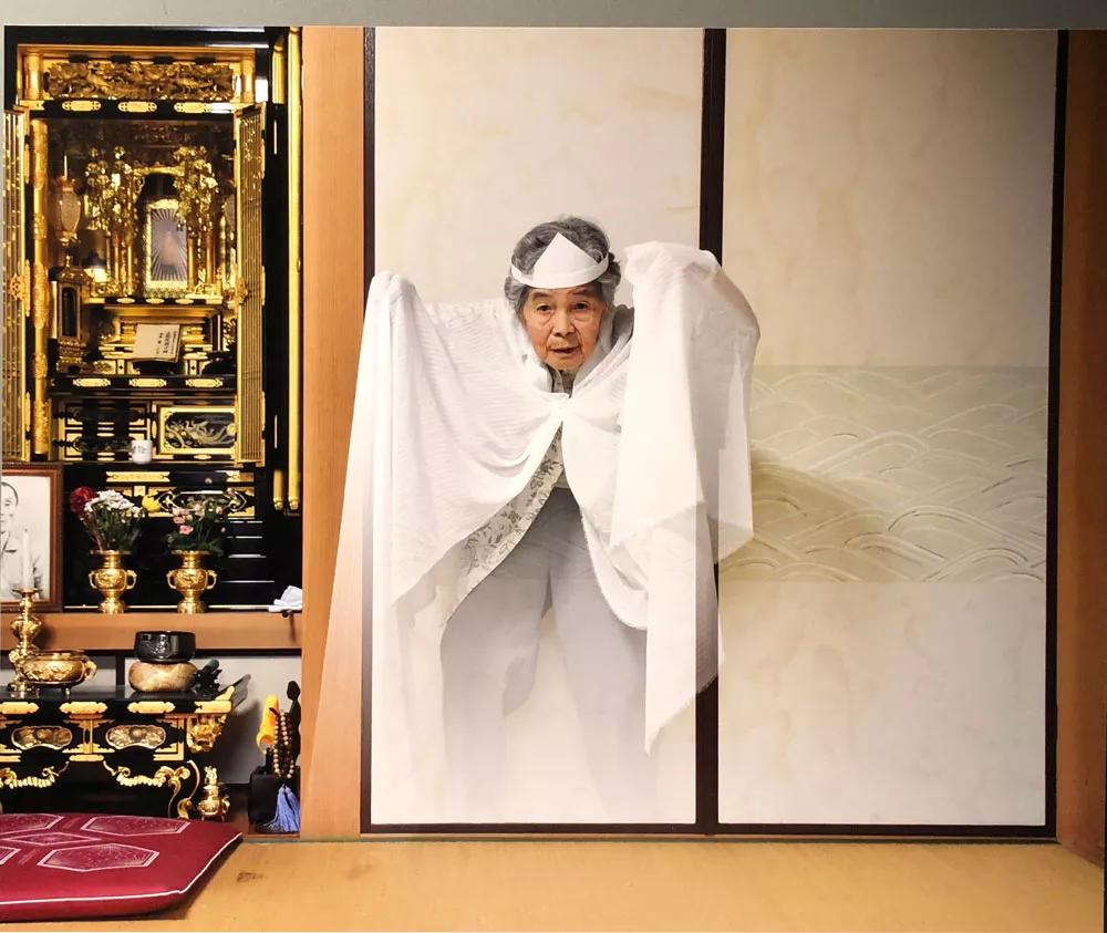 日本老奶奶碰瓷,酗酒飙车碰瓷爆红网络