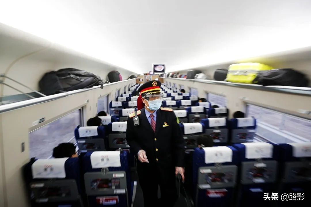 战疫情保春运铁路警察在行动,抗击疫情守护平安摄影征稿